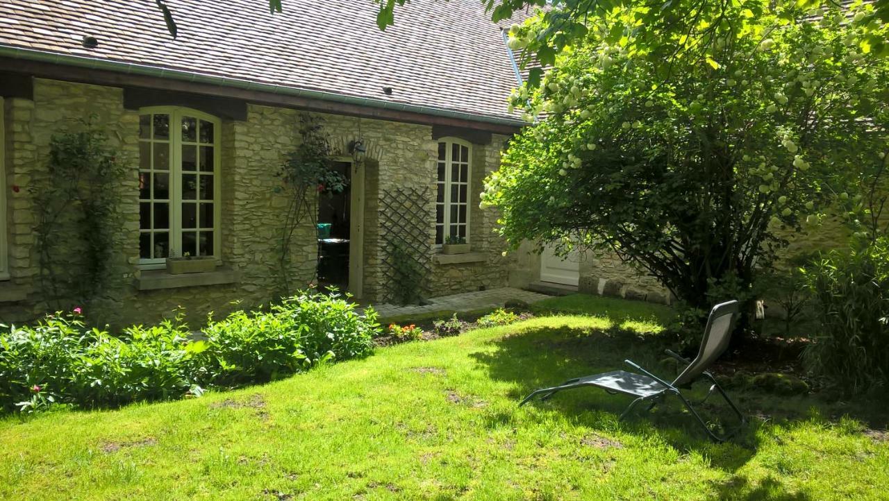 Bed and Breakfast L'Atelier Parnes Екстер'єр фото
